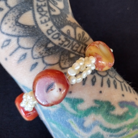 Handcrafted Red and Cream Shell And Pearl Bracelet - Picture 5 of 11